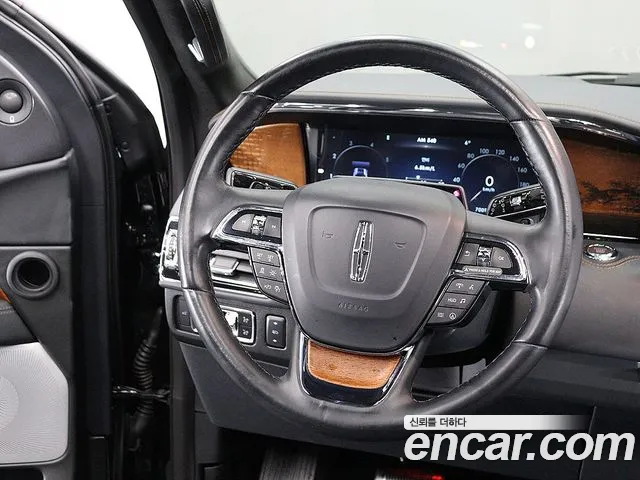 Lincoln Navigator — Фото автомобиля 13