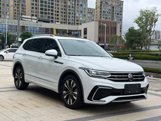 Volkswagen Tiguan L — Фото автомобиля 3