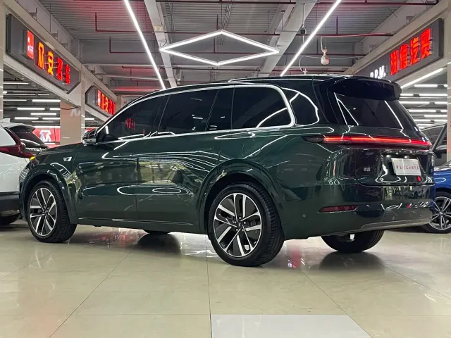 Li Auto L9 — Фото автомобиля 8