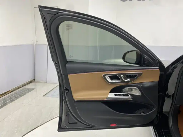 Mercedes-Benz E-Class — Фото автомобиля 16
