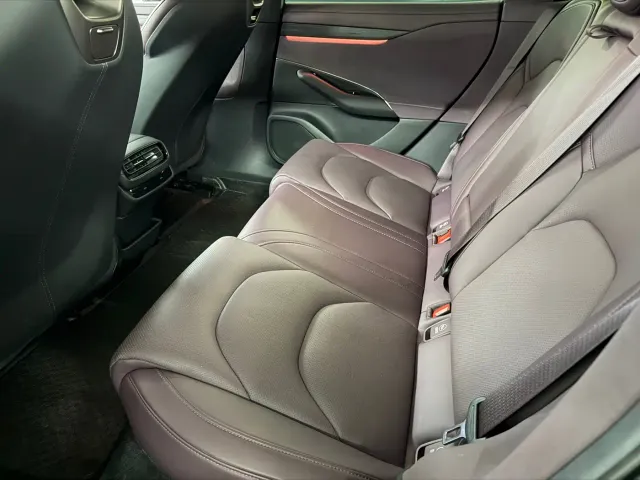 Xiaomi SU7 — Фото автомобиля 4