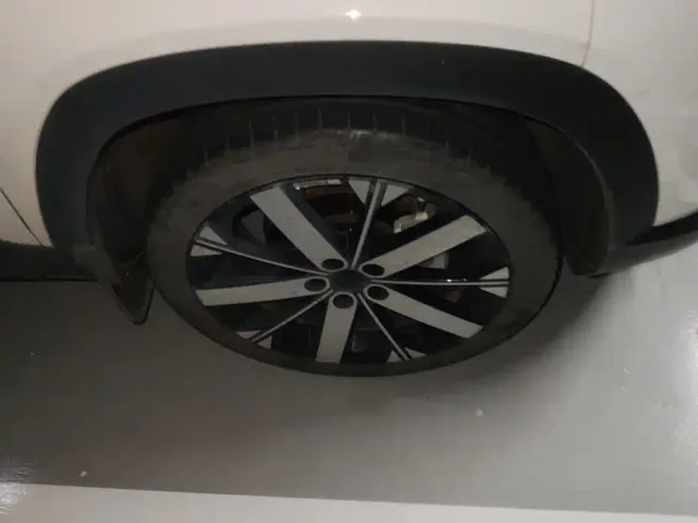 Geely ICON — Фото автомобиля 6