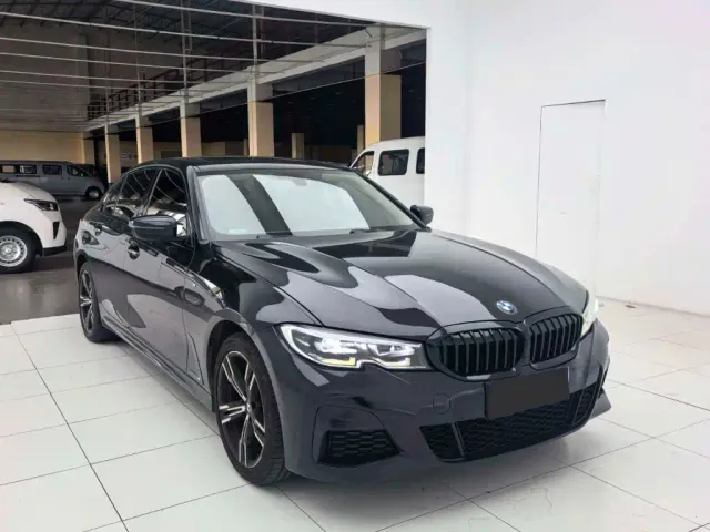 BMW 3 Series — Фото автомобиля 3