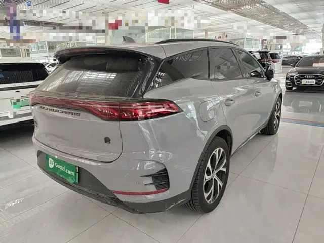 BYD Tang — Фото автомобиля 6