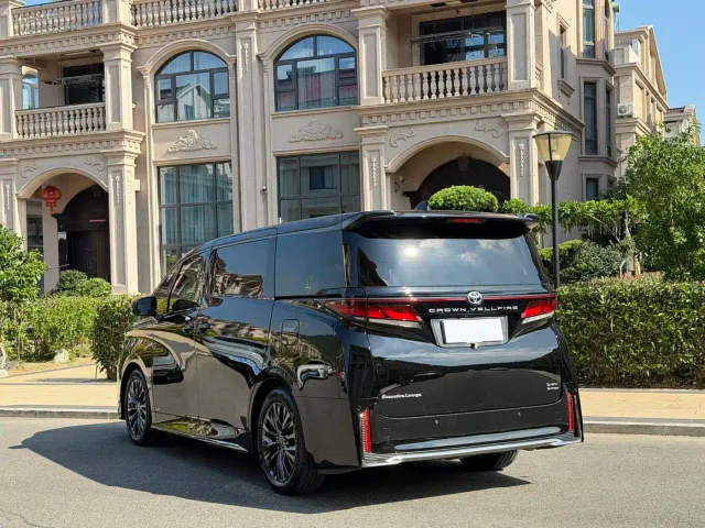 Toyota Vellfire — Фото автомобиля 4
