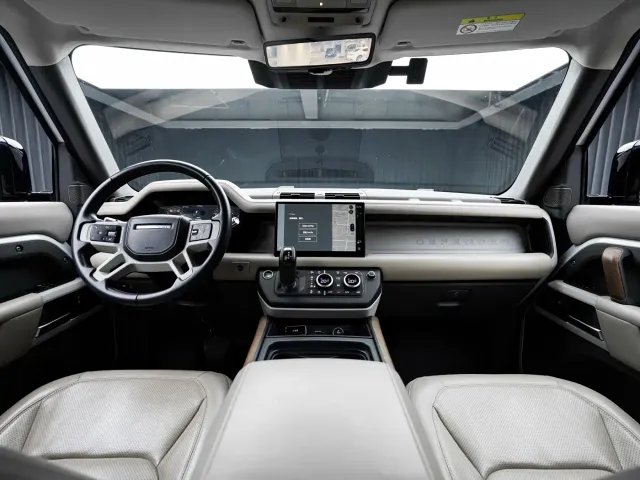 Land Rover Defender — Фото автомобиля 8