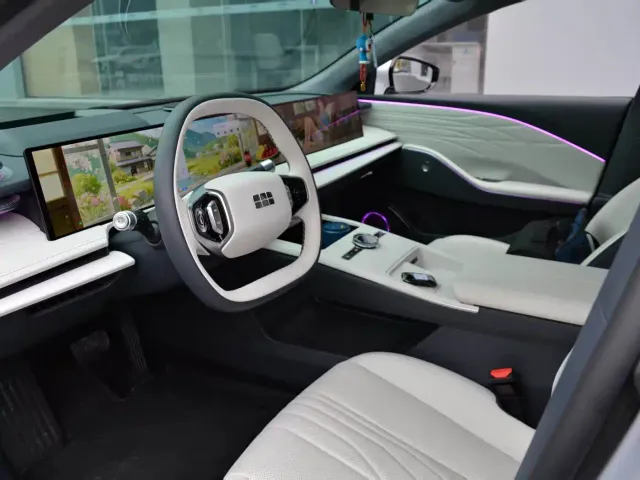 Geely Galaxy E8 — Фото автомобиля 7