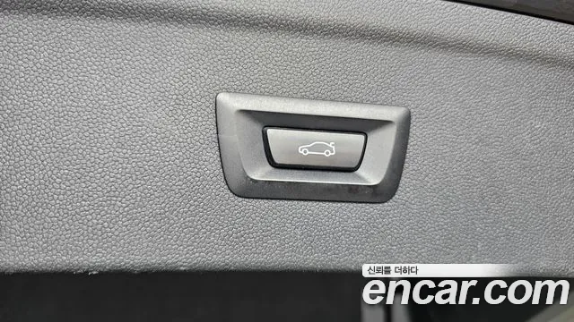 BMW iX — Фото автомобиля 23