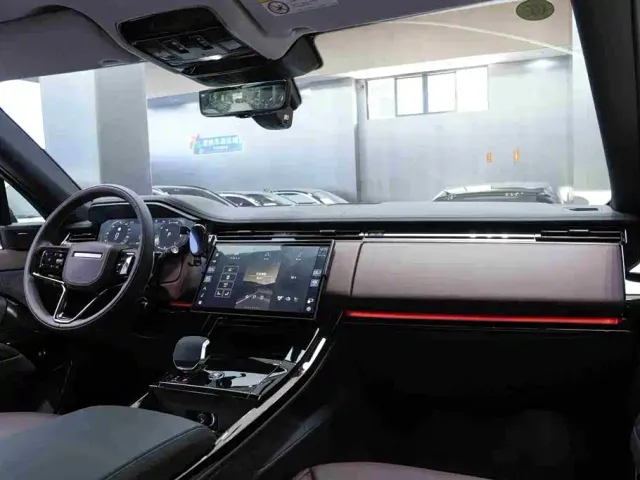 Land Rover Range Rover Sport — Фото автомобиля 12