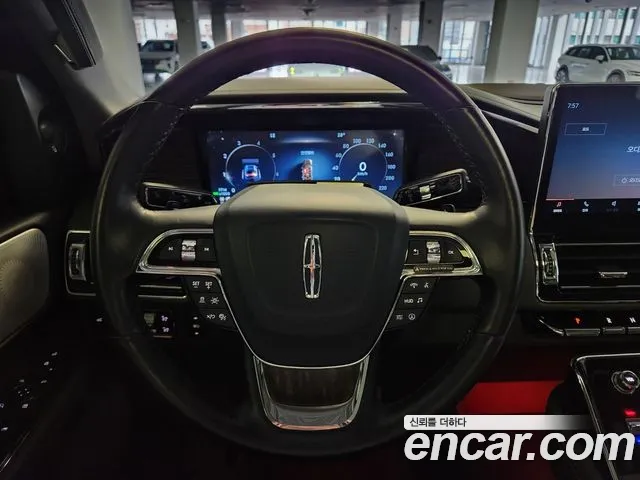 Lincoln Navigator — Фото автомобиля 17