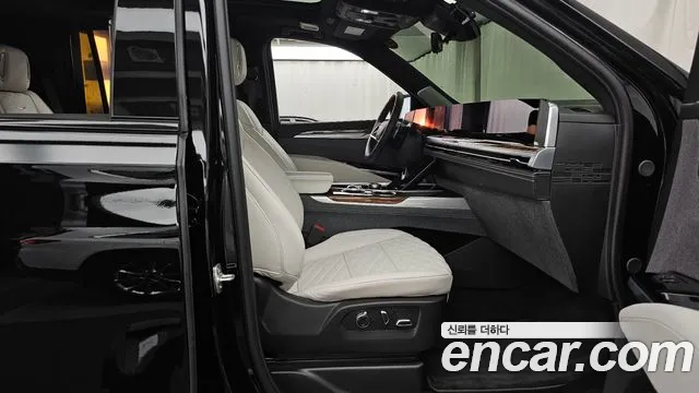 Cadillac Escalade — Фото автомобиля 17