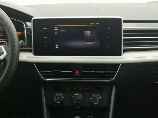 Volkswagen Tiguan L — Фото автомобиля 12