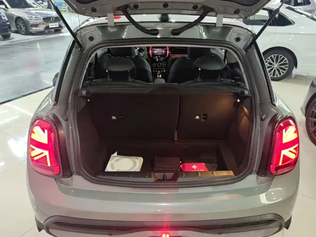 MINI Hatch — Фото автомобиля 18