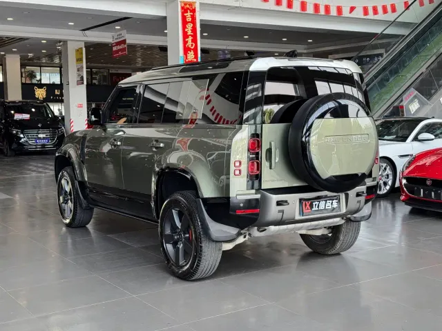 Land Rover Defender — Фото автомобиля 3