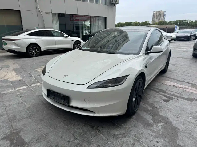 Фотография автомобиля — Tesla Model 3