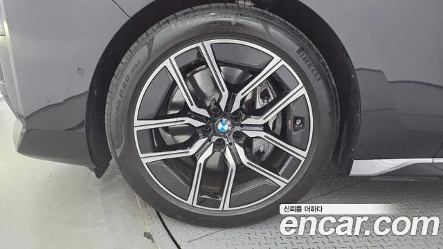 BMW 7-Series 7 серия (G70) 740i xDrive M Sport — Фото автомобиля 5