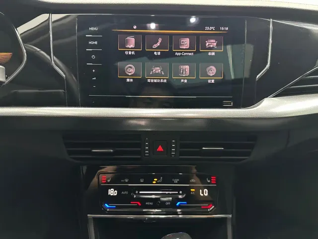 Volkswagen Passat — Фото автомобиля 14