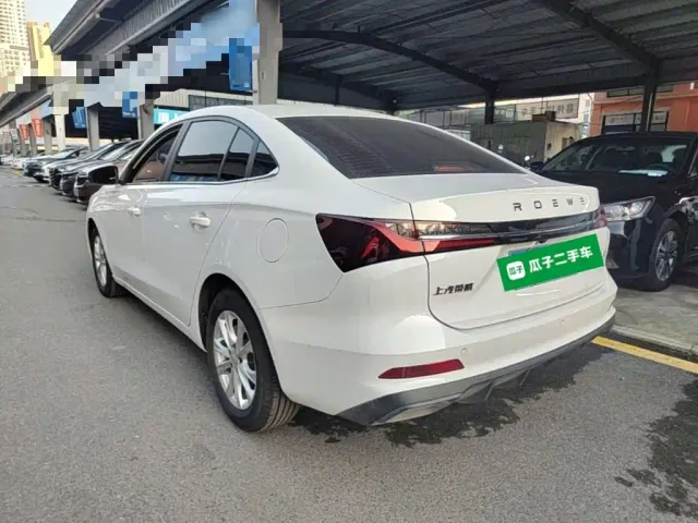 Roewe i5 — Фото автомобиля 4