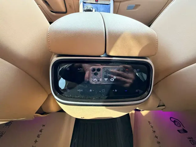 Aito M7 — Фото автомобиля 6