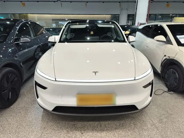 Tesla Model Y — Фото автомобиля 2