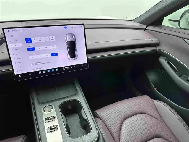 Xiaomi SU7 — Фото автомобиля 14