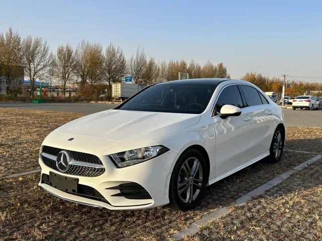 Фотография автомобиля — Mercedes-Benz A-Class