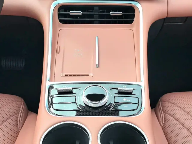 Geely Galaxy L6 — Фото автомобиля 15