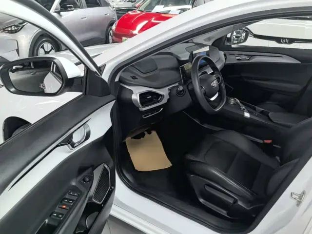 Geely Geometry Geely Geometry A 2024 410KM Travel Edition — Фото автомобиля 15