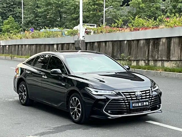 Toyota Avalon — Фото автомобиля 3