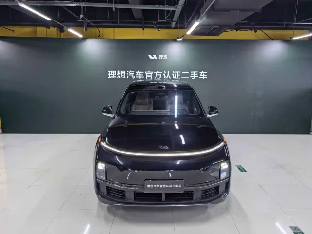 Li Auto L8 — Фото автомобиля 2