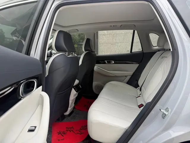 Geely Galaxy E5 — Фото автомобиля 5