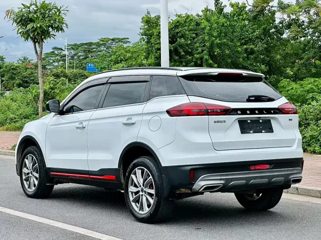 Geely Boyue — Фото автомобиля 4