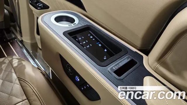 Kia Canival Carnival 4 поколение Бензин 9 мест Hi-Limousine(Спецкузов) — Фото автомобиля 17