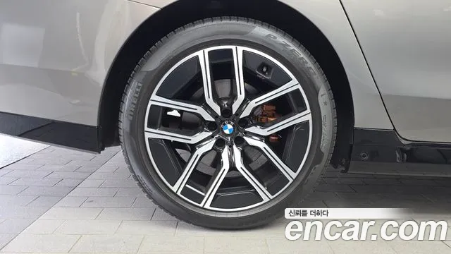 BMW 7-Series 7 серия (G70) 740i sDrive M Sport — Фото автомобиля 5