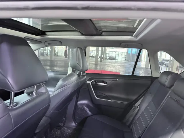 Toyota Wildlander — Фото автомобиля 12