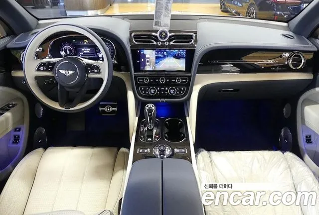 Bentley Bentayga Bentayga 4.0 V8 EWB First Edition — Фото автомобиля 3