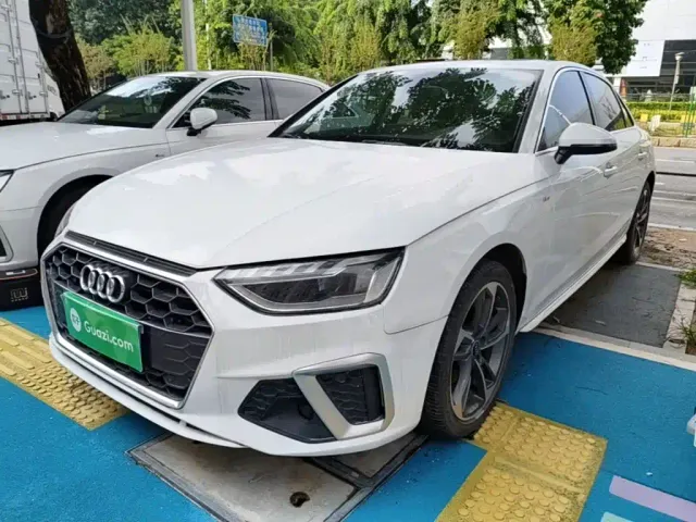 Фотография автомобиля — Audi A4L