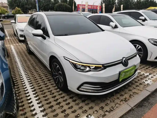 Volkswagen Golf — Фото автомобиля 3