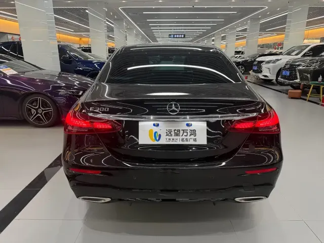 Mercedes-Benz E-Class — Фото автомобиля 13