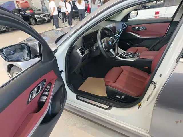 BMW i3 — Фото автомобиля 15