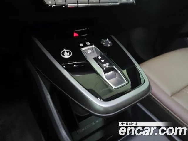 Audi Q4 e-tron — Фото автомобиля 9