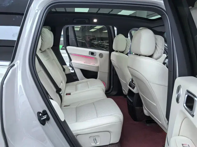 Li Auto L6 — Фото автомобиля 11