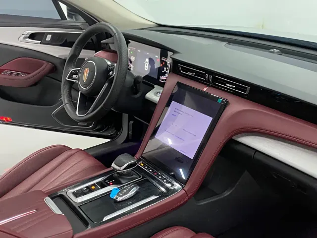 Hongqi H5 — Фото автомобиля 8