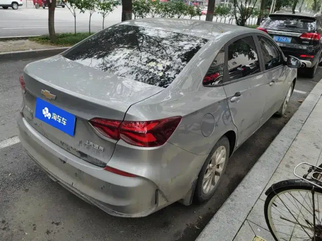 Chevrolet Monza — Фото автомобиля 3