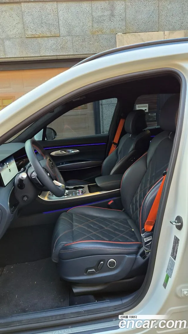 Genesis GV70 — Фото автомобиля 9