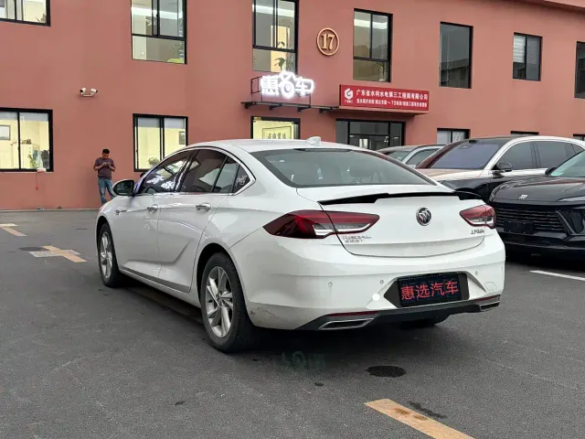 Buick Regal — Фото автомобиля 7