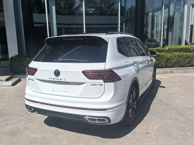 Volkswagen Tiguan L — Фото автомобиля 4