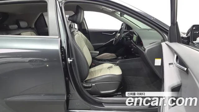 Kia Niro The All New — Фото автомобиля 16