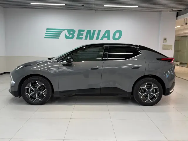 Lynk & Co Z20 — Фото автомобиля 3