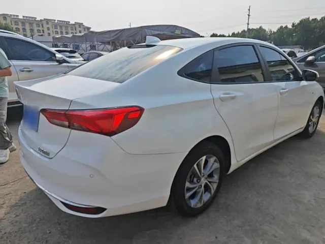 Buick Verano — Фото автомобиля 6
